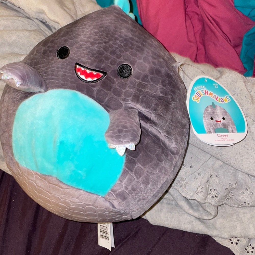 Chuey squishmellow 8”